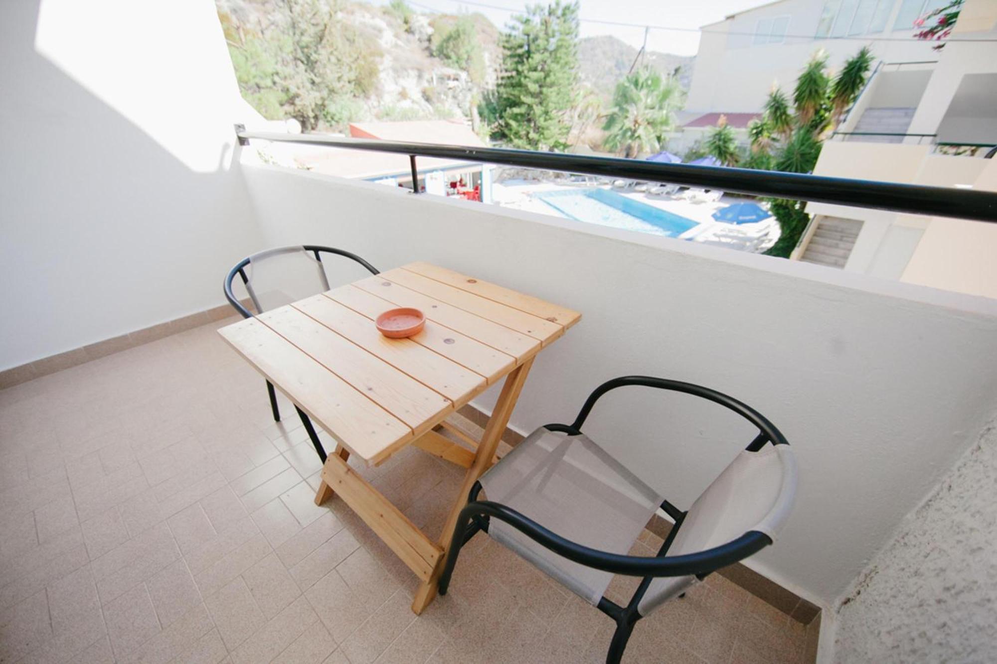 Aparthotel Artemis Comfort&pleasure 2*